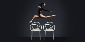 POLTRONA LOOP CHAIR BLACK QEEBO